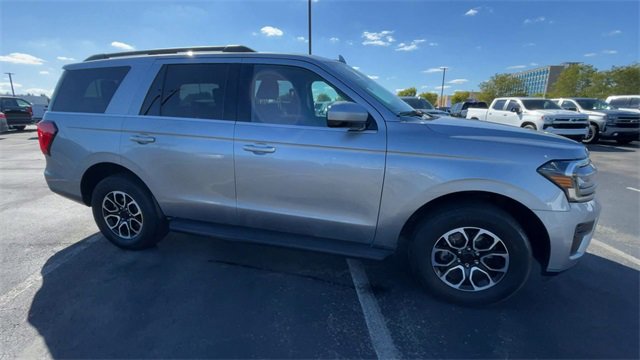 Used 2022 Ford Expedition XLT image 3