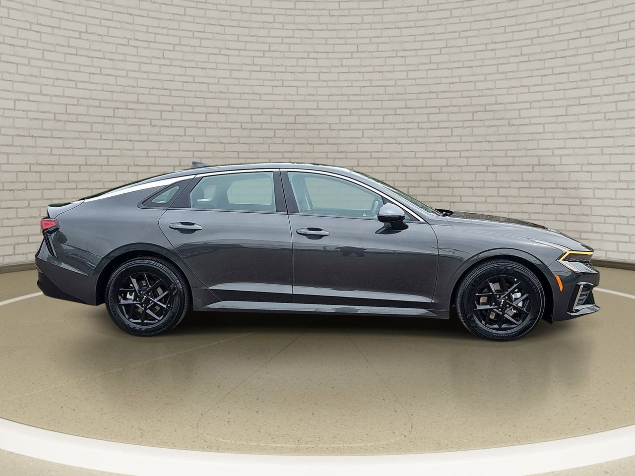 Used 2025 Kia K5 LXS FWD image 4