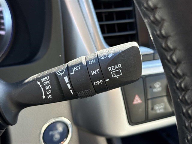 Used 2015 Toyota Highlander Limited image 26