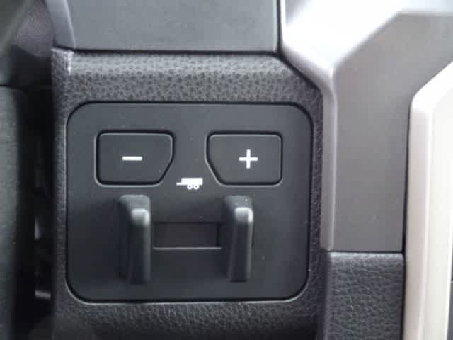 Used 2024 Toyota Tacoma SR5 AWD/4WD image 22
