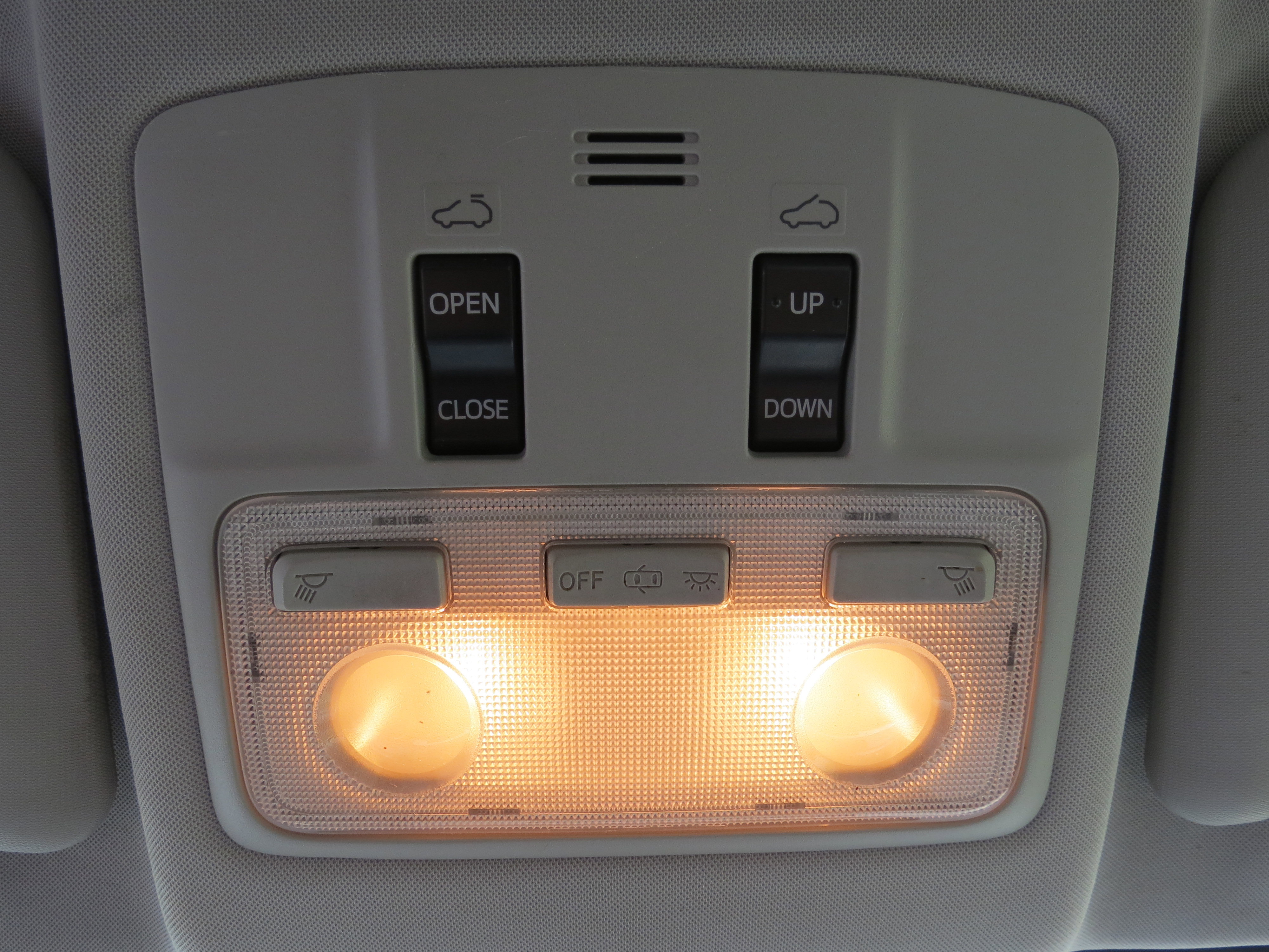 Used 2013 Toyota RAV4 XLE FWD image 26