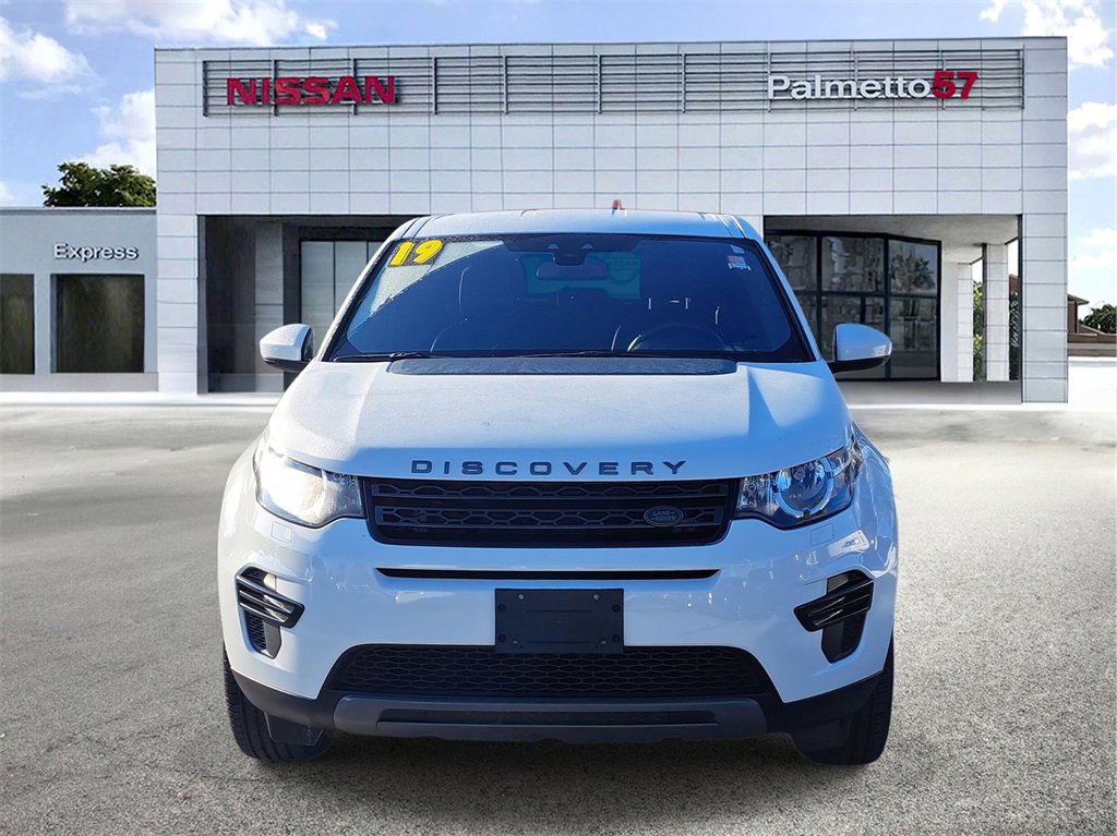 Used 2019 Land Rover Discovery Sport SE image 2
