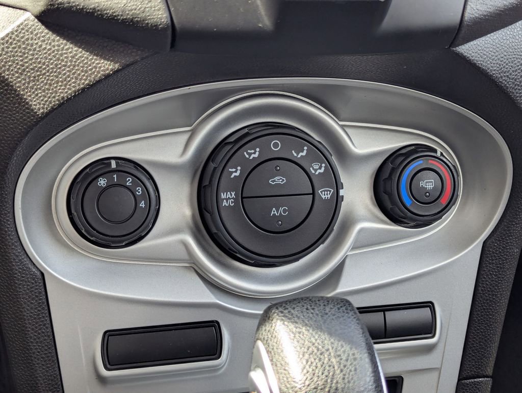 Used 2017 Ford Fiesta SE FWD image 18