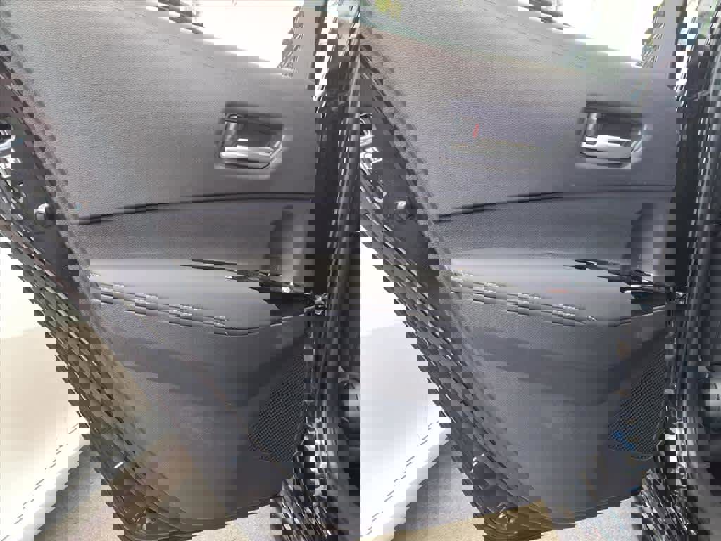 Used 2025 Toyota Corolla SE w/ SE Package image 19