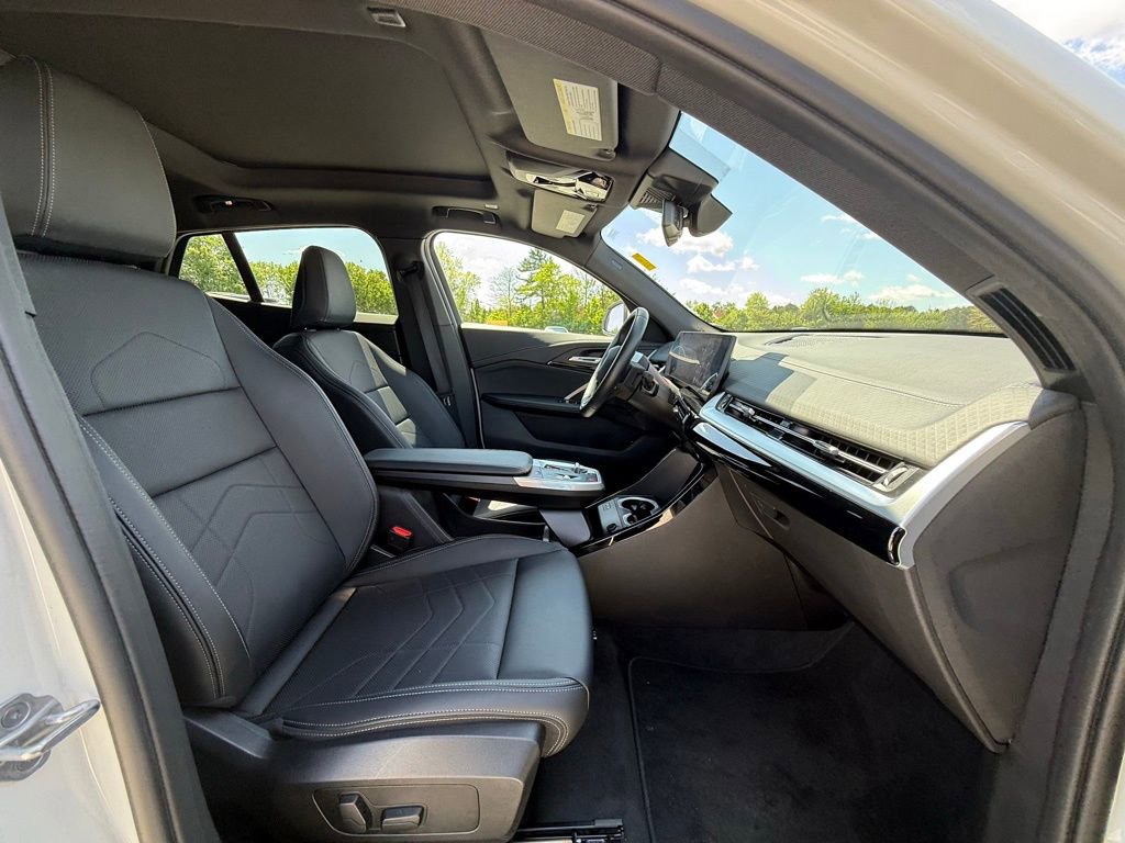 Used 2025 BMW X2 xDrive28i AWD/4WD image 34