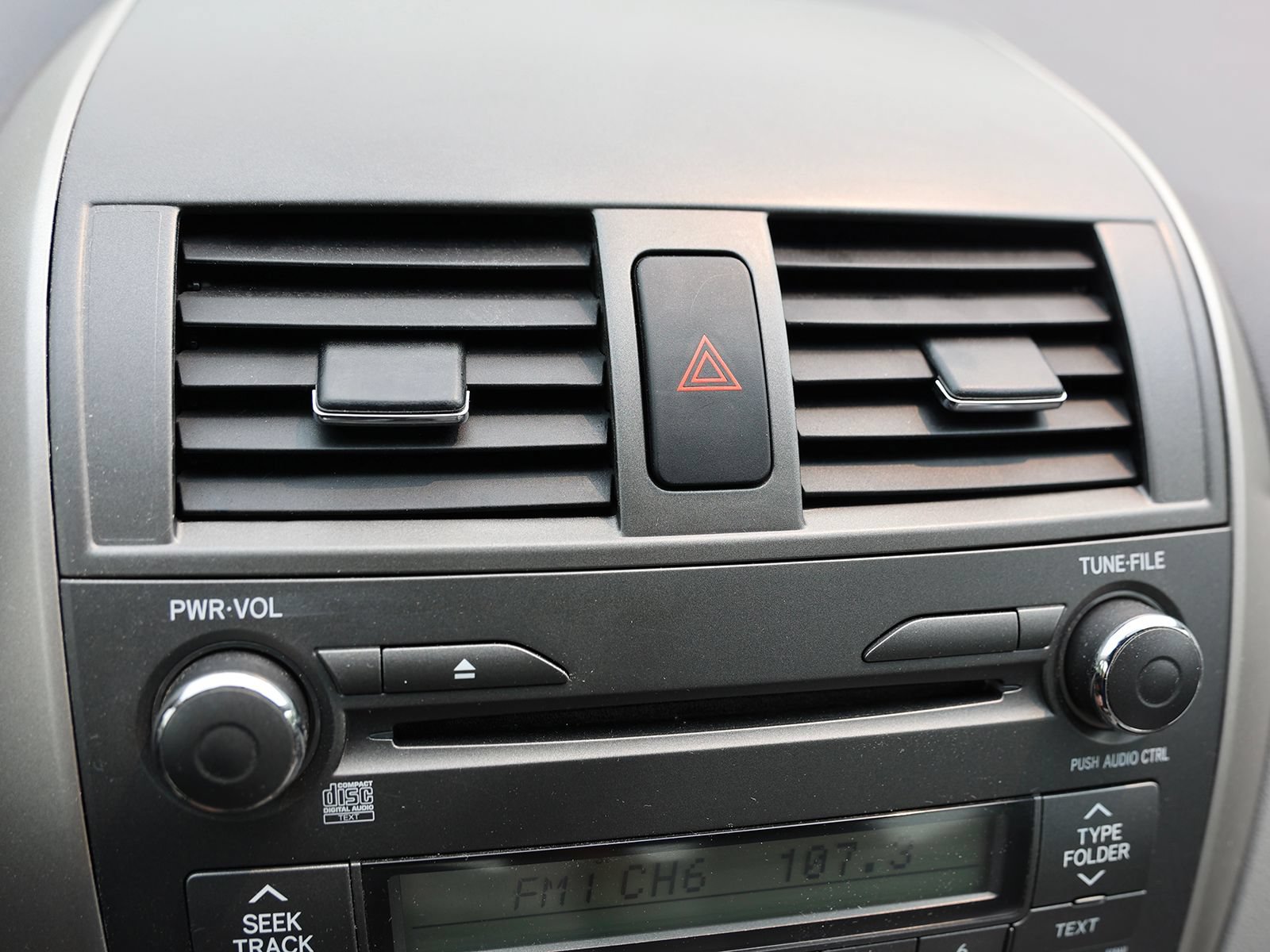 Used 2011 Toyota Corolla LE FWD image 23