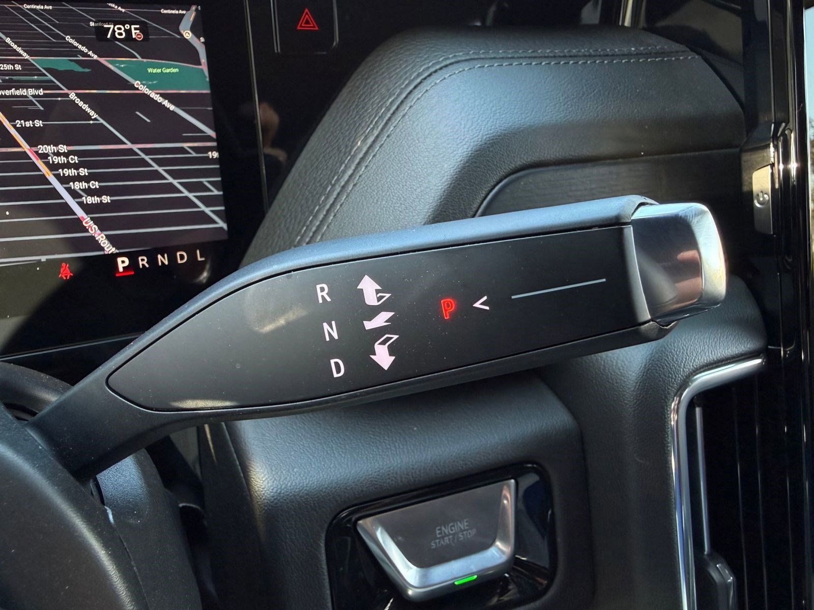 Used 2025 GMC Yukon XL Denali AWD/4WD image 14
