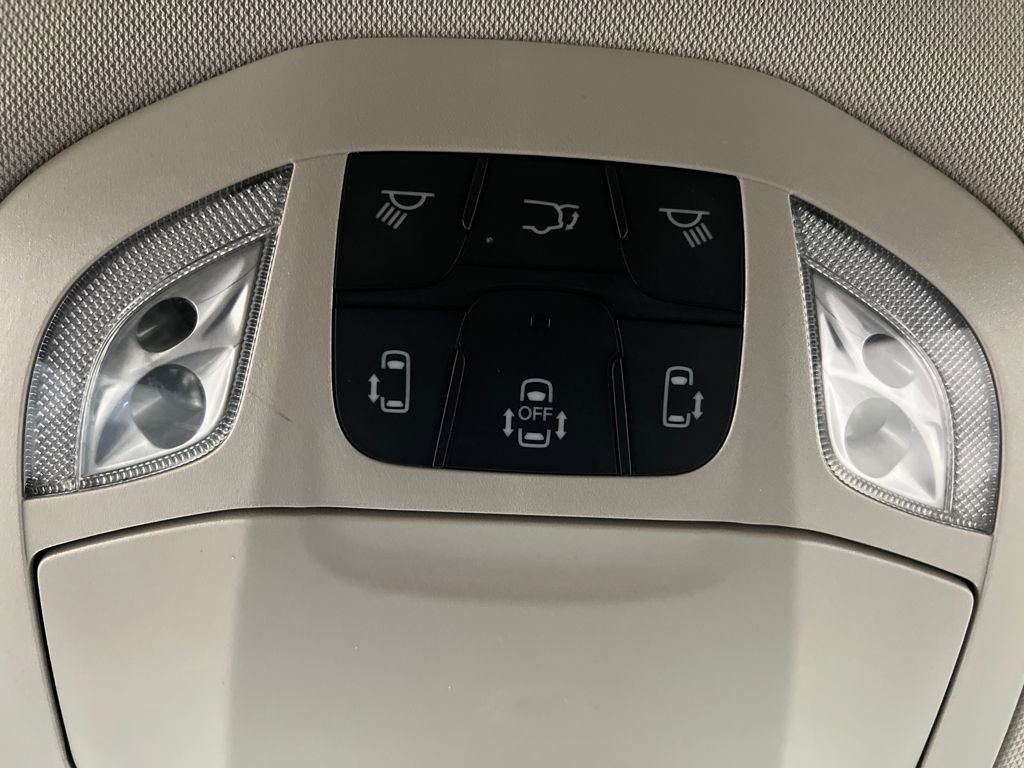 Used 2024 Chrysler Pacifica Touring-L image 71