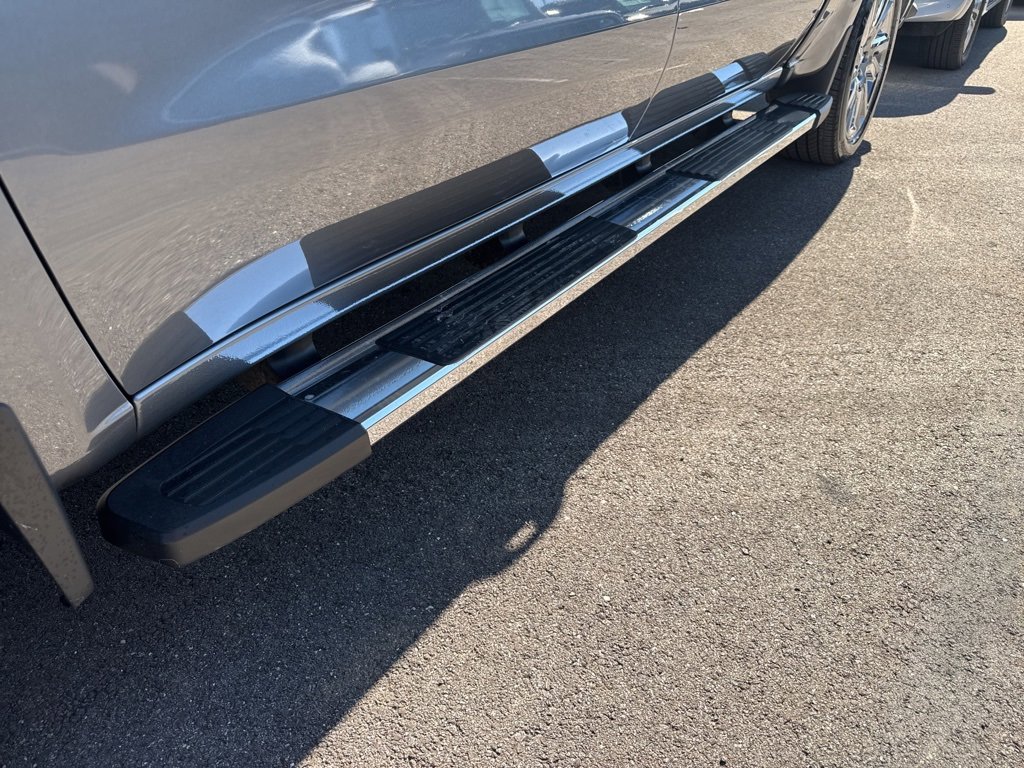 Used 2019 Chevrolet Silverado 1500 High Country w/ High Country Premium Package image 16