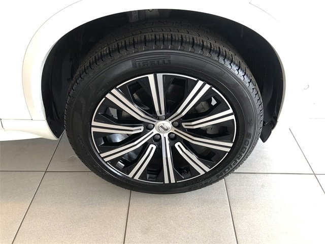 Used 2025 Volvo XC90 B6 Plus image 14