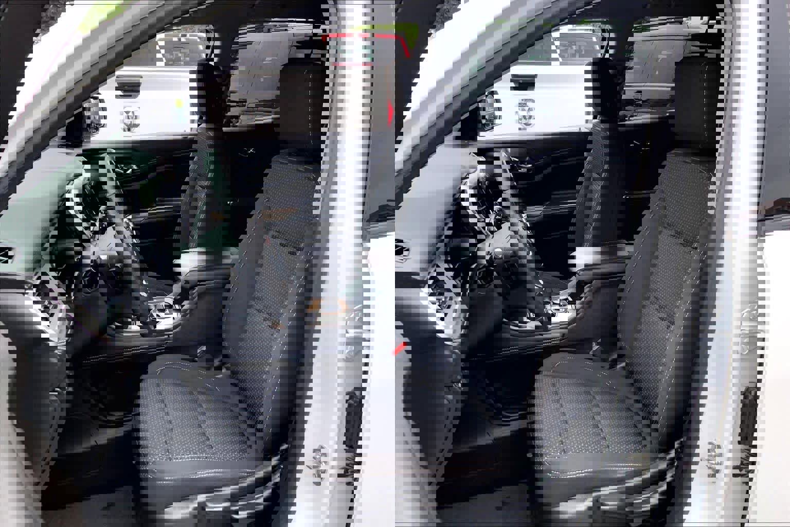 Used 2022 GMC Acadia SLE w/ Elevation Edition FWD image 8