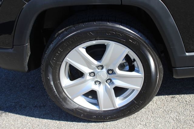 Used 2022 Jeep Compass Latitude w/ Convenience Group image 37