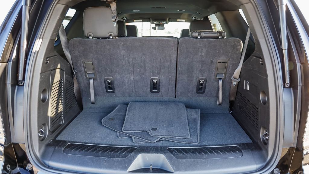 Used 2025 Chevrolet Tahoe LT AWD/4WD image 31