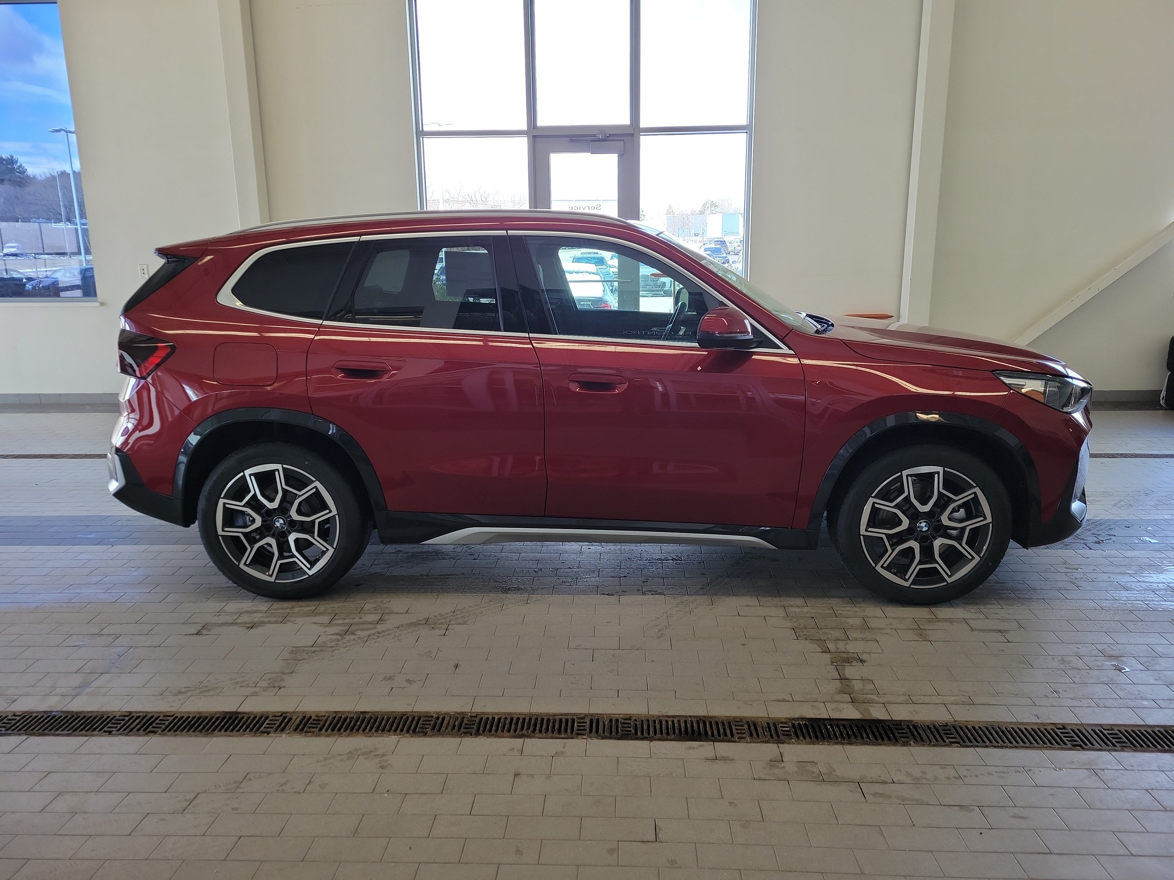 Used 2026 BMW X1 xDrive28i w/ Convenience Package AWD/4WD image 4