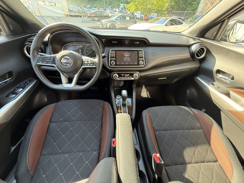 Used 2019 Nissan Kicks SR FWD image 11