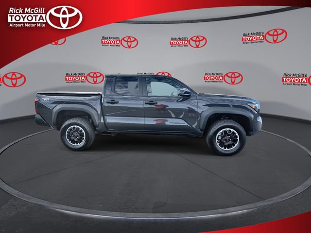 Used 2025 Toyota Tacoma TRD Off-Road AWD/4WD image 9