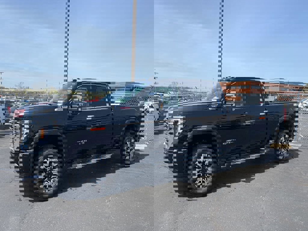 New 2025 GMC Sierra 2500 Denali w/ Denali Reserve Package image 2