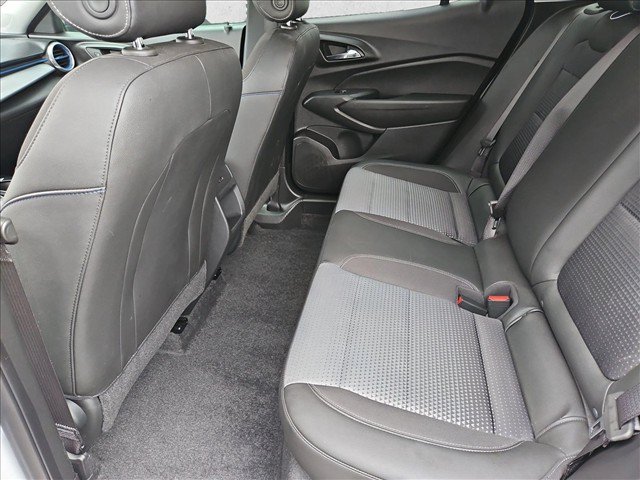 Used 2025 Chevrolet Trax LT w/ LT Convenience Package FWD image 24