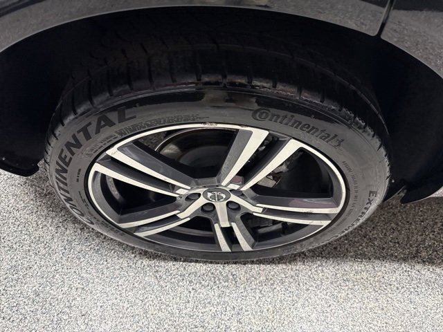 Used 2021 Volvo XC60 T5 Momentum w/ Protection Package Premier image 23