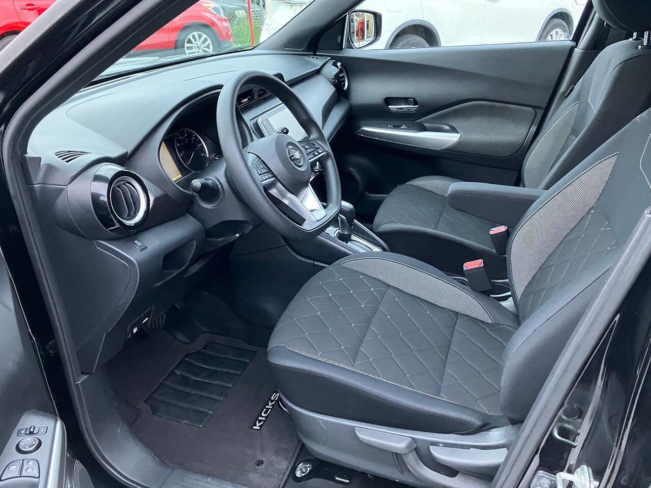 Used 2019 Nissan Kicks SV w/ Exterior Package FWD image 13