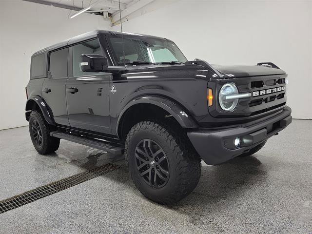 Used 2023 Ford Bronco Outer Banks image 2