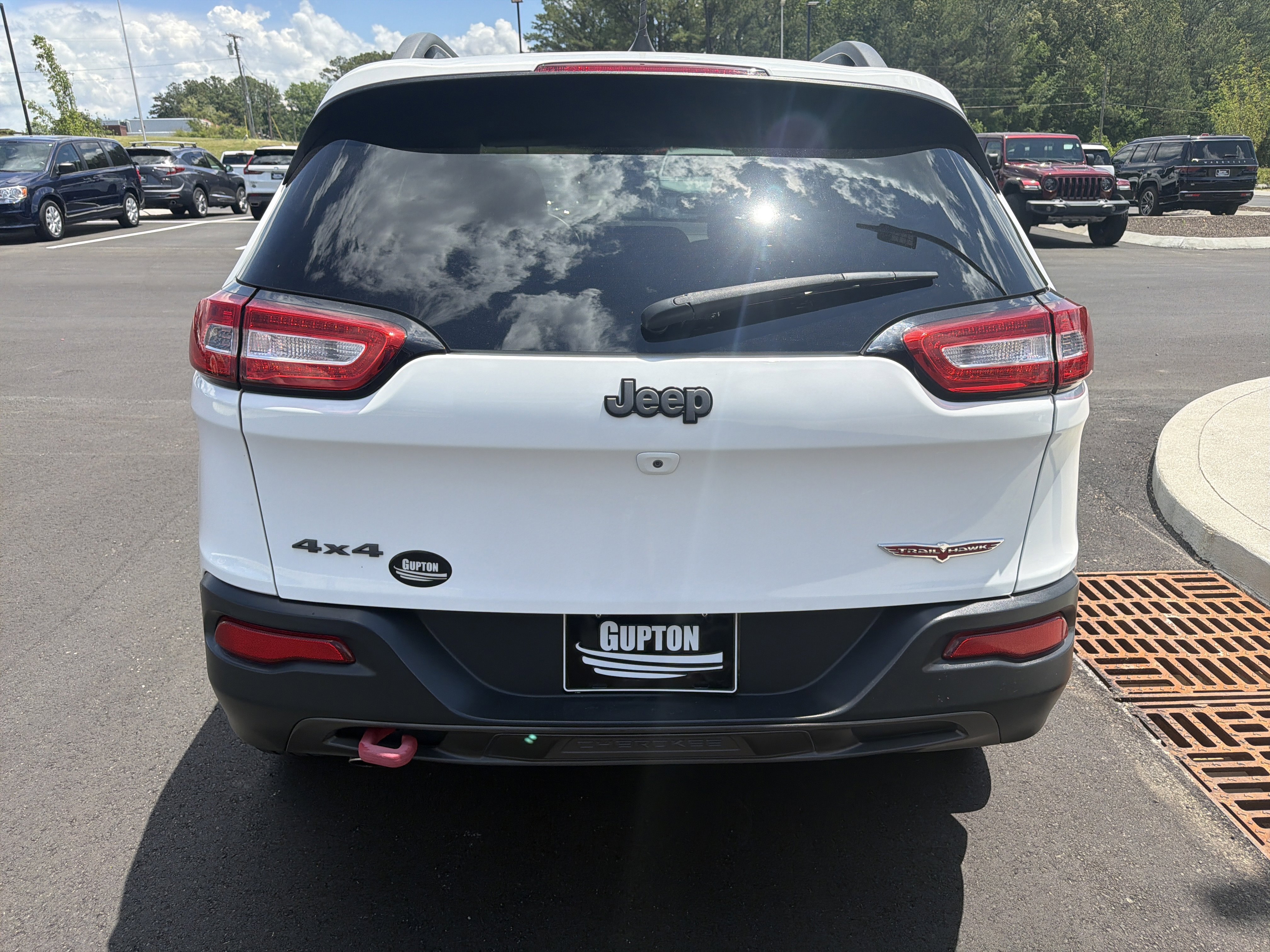 Used 2016 Jeep Cherokee Trailhawk w/ Comfort/Convenience Group AWD/4WD image 11