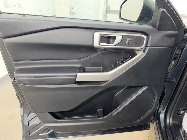 Used 2023 Ford Explorer XLT w/ Equipment Group 202A image 10