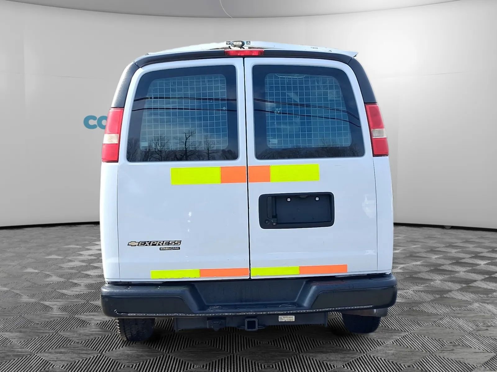 Used 2013 Chevrolet Express 2500 Van 3D image 4