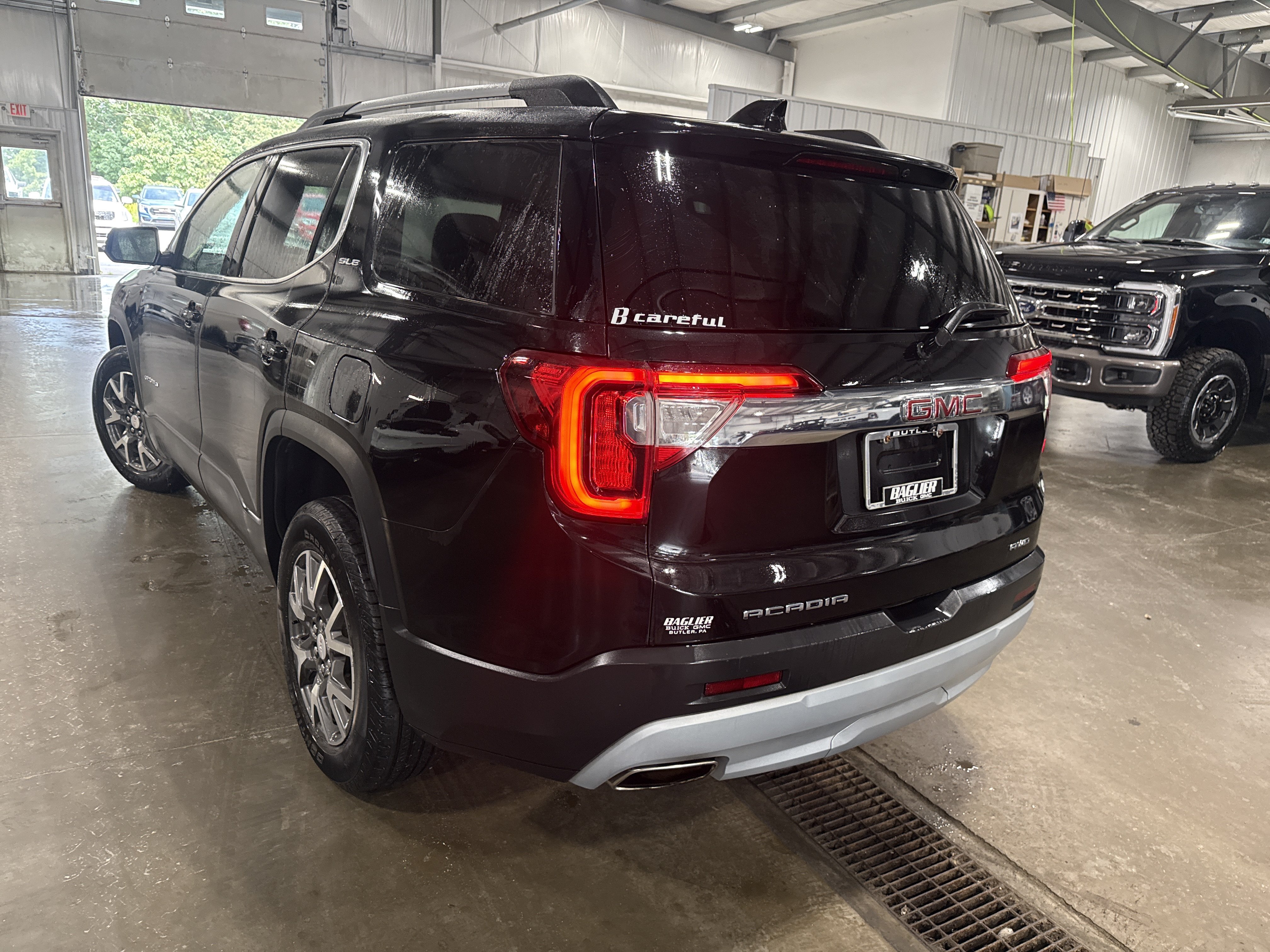 Used 2023 GMC Acadia SLE w/ Driver Convenience Package AWD/4WD image 4