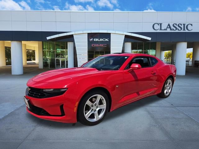 Used 2023 Chevrolet Camaro LT RWD image 4