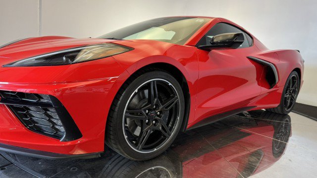 Used 2024 Chevrolet Corvette Stingray Premium Cpe w/ Z51 Performance Package RWD image 22