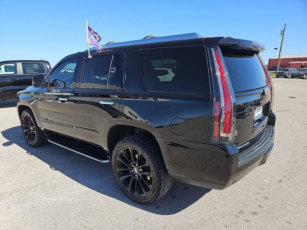 Used 2020 Cadillac Escalade Luxury w/ Escalade Sport Edition AWD/4WD image 4