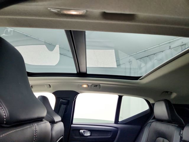 Used 2023 Volvo XC40 B5 Plus w/ Driver Assist Package image 18
