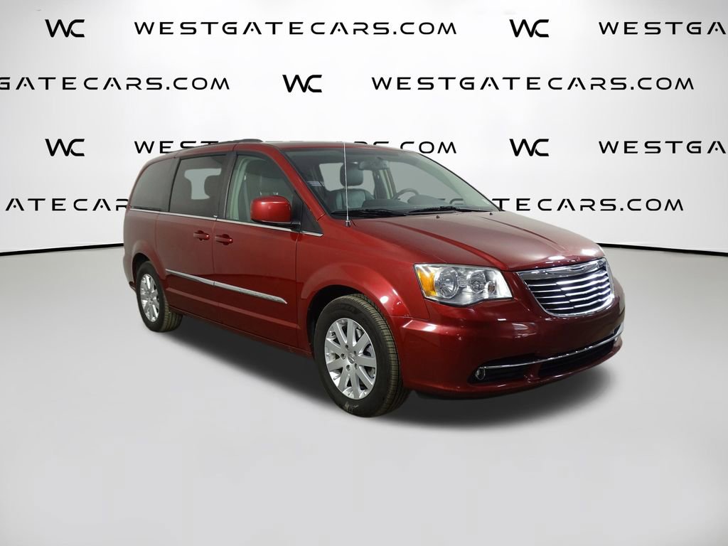 Used 2014 Chrysler Town & Country Touring image 2