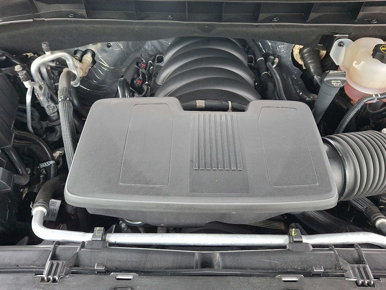 Used 2025 Cadillac Escalade Sport Platinum w/ LPO, Floor Liner Package AWD/4WD image 27