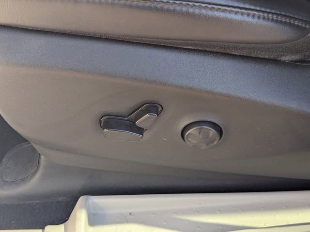 Used 2023 Chrysler Pacifica Touring-L FWD image 23