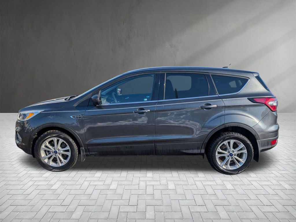Used 2017 Ford Escape SE image 5