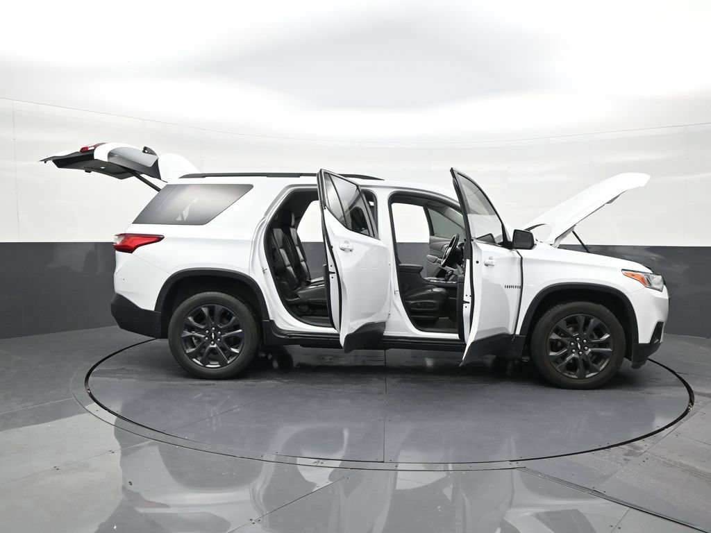 Used 2021 Chevrolet Traverse RS FWD image 30