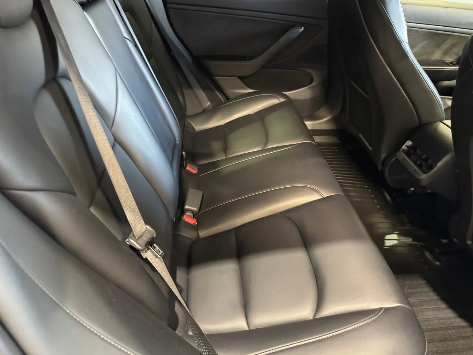 Used 2020 Tesla Model 3 Performance image 8
