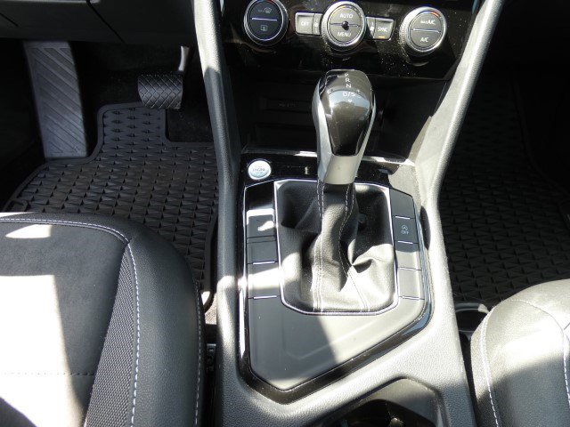 Used 2024 Volkswagen Taos SE FWD image 13