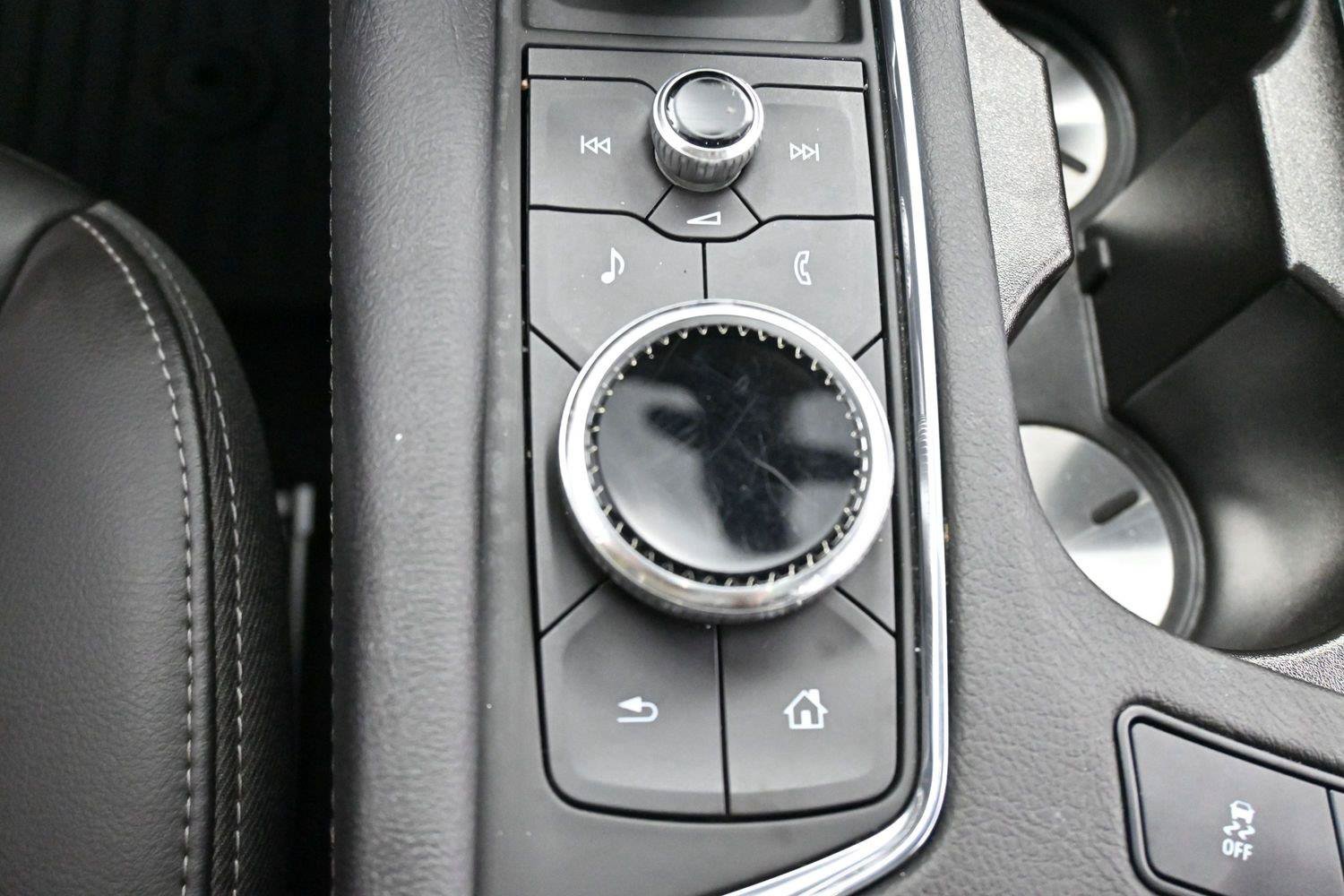 Used 2024 Cadillac XT6 Luxury FWD image 28