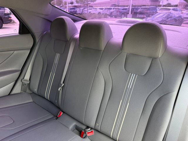 Used 2023 Hyundai Elantra SEL image 29