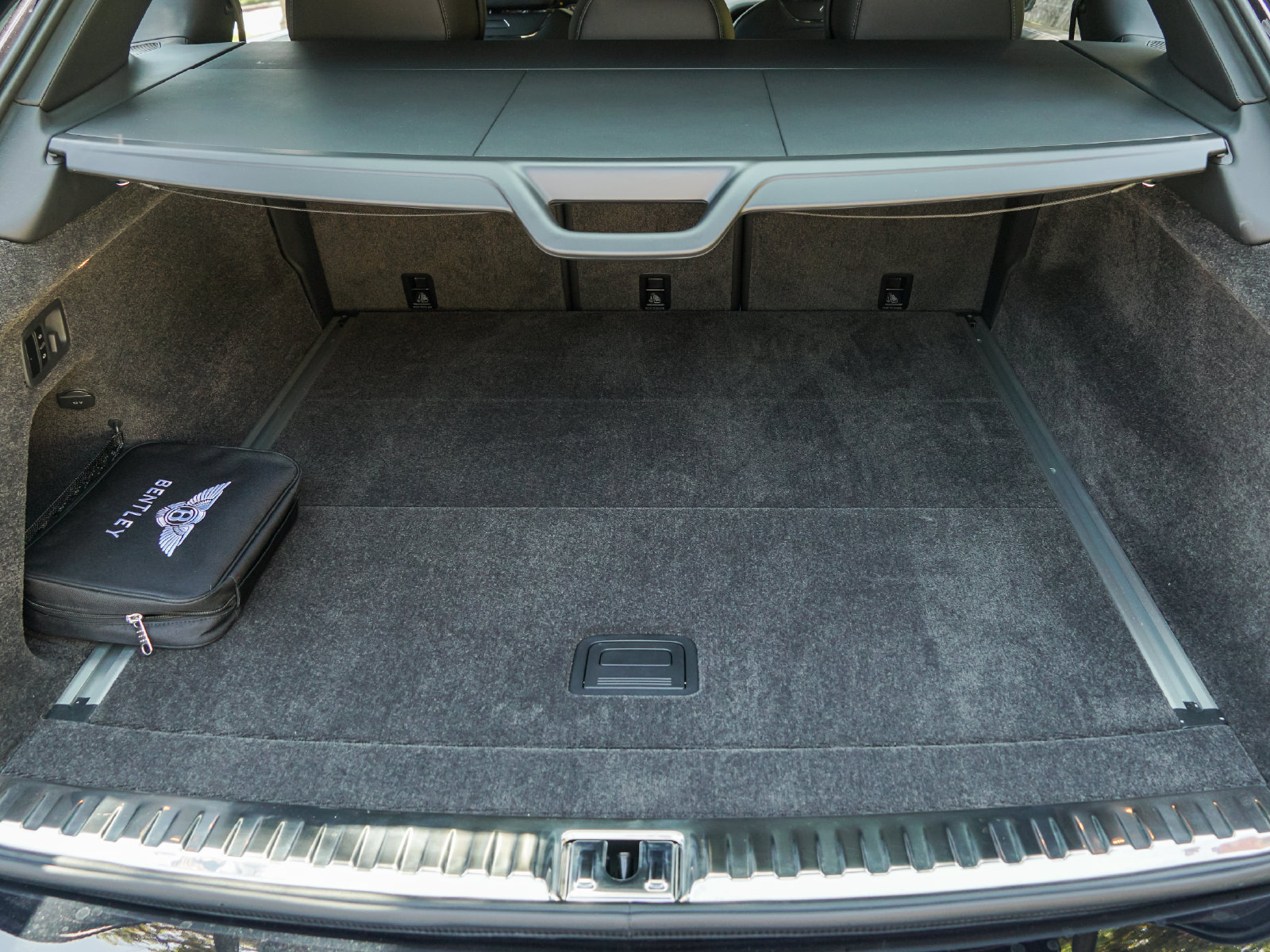 New 2025 Bentley Bentayga Extended Wheelbase AWD/4WD image 32