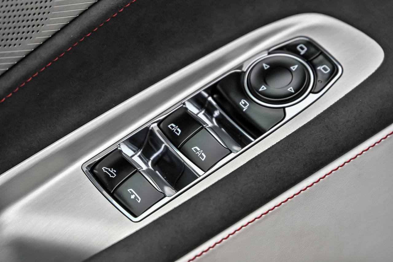 Used 2023 Chevrolet Corvette Stingray Premium Conv w/ Z51 Performance Package image 25