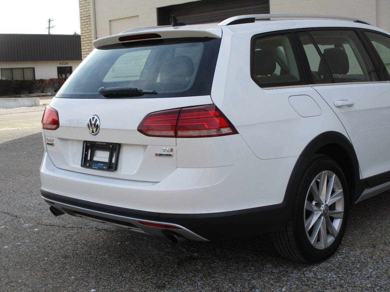 Used 2018 Volkswagen Golf Alltrack SE image 53