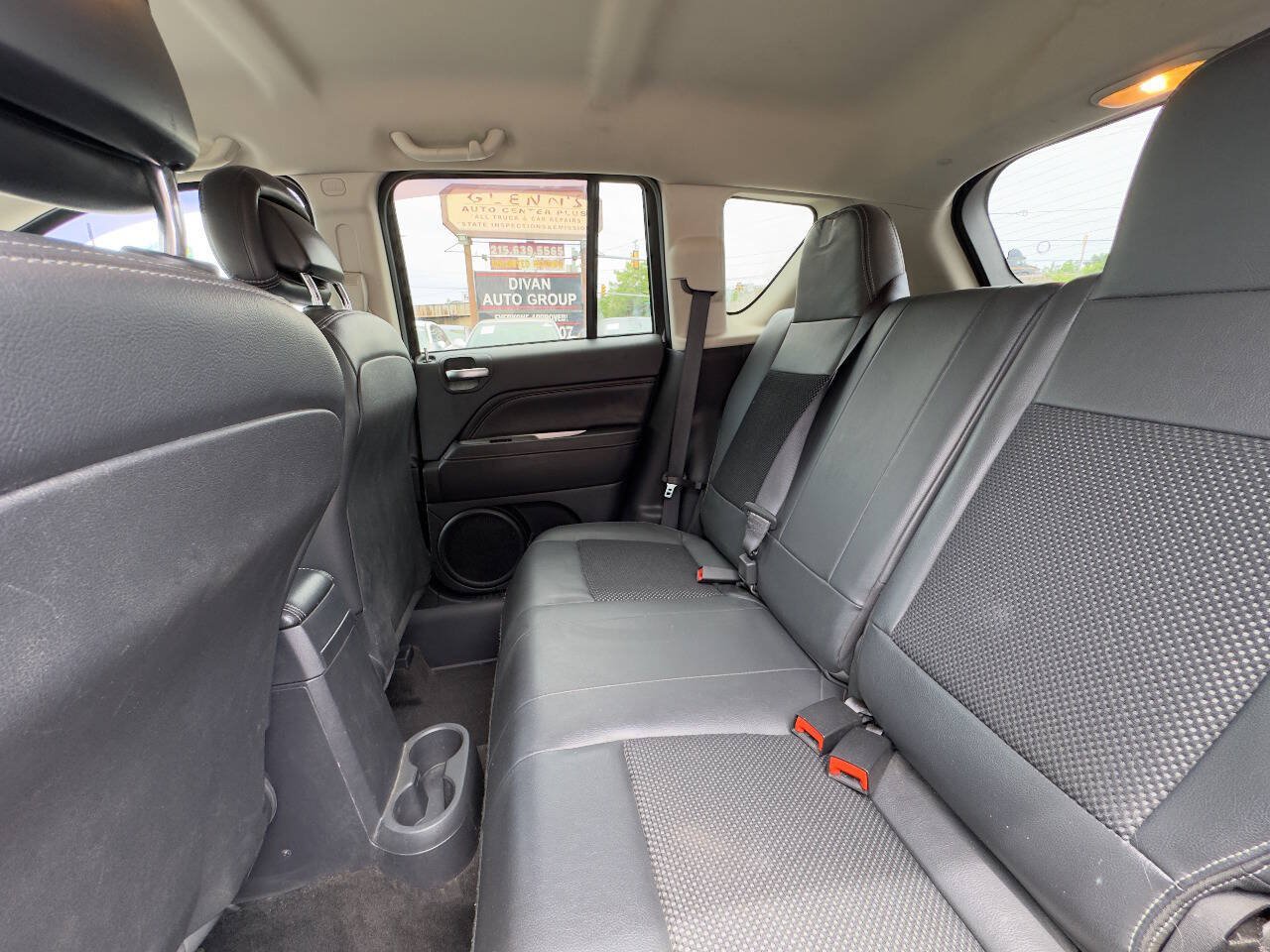 Used 2015 Jeep Compass Latitude AWD/4WD image 11