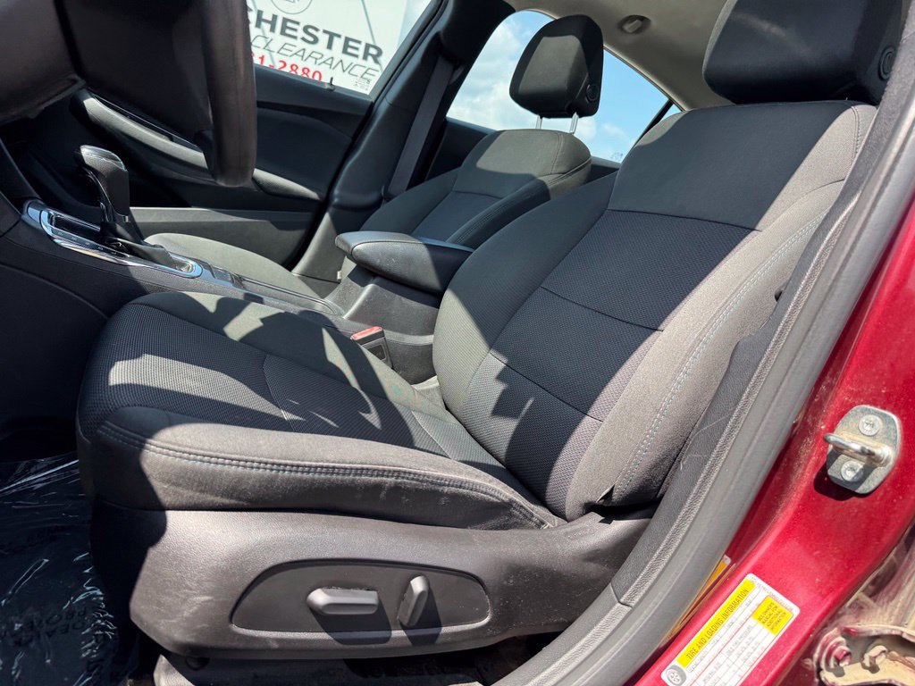Used 2016 Chevrolet Cruze LT w/ Sun And Sound Package FWD image 6