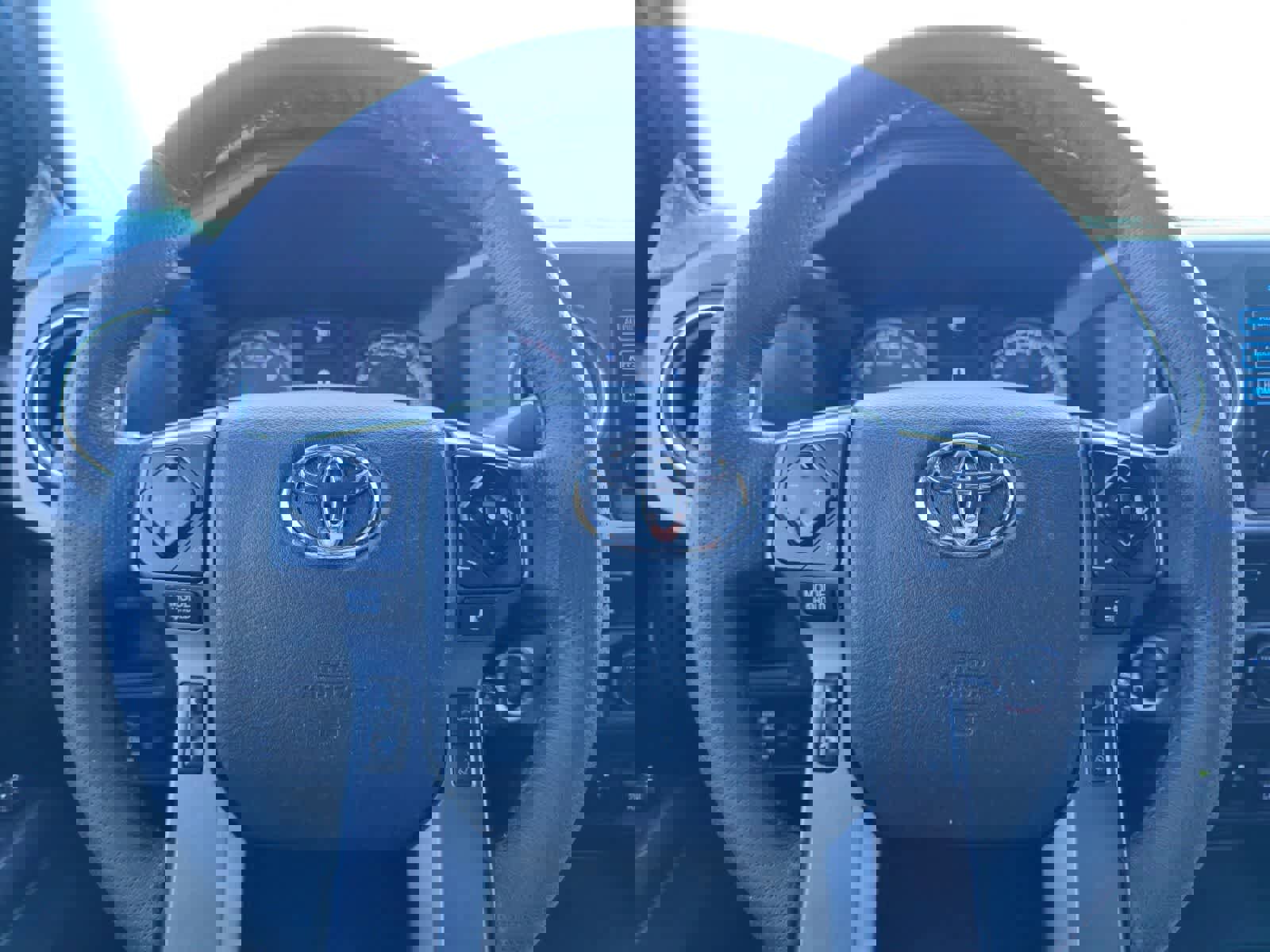 Used 2019 Toyota Tacoma TRD Off-Road w/ TRD Premium Off Road Package AWD/4WD image 19