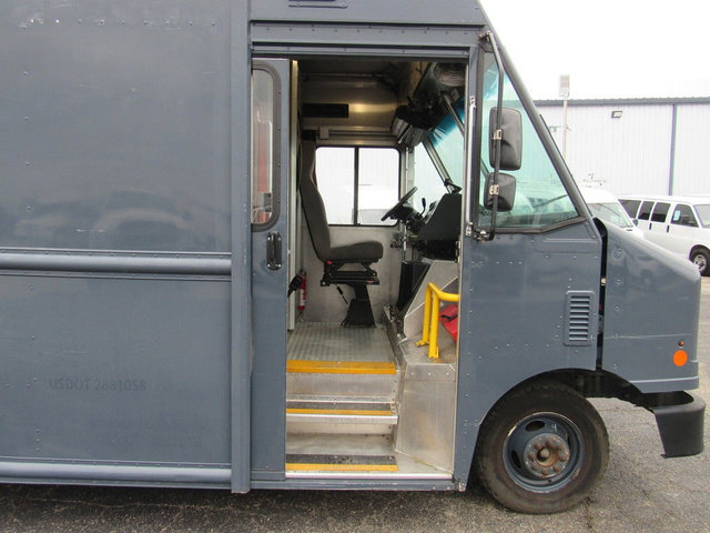 Used 2019 Ford E-450 and Econoline 450 Super Duty RWD image 12