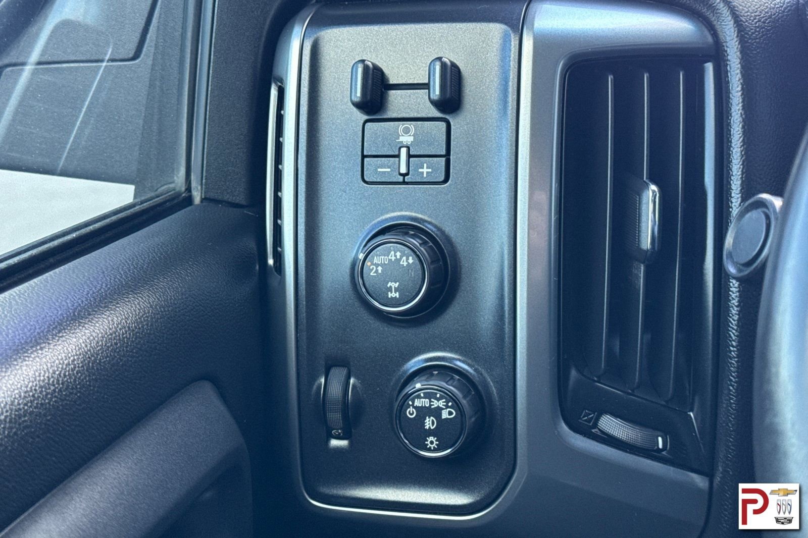 Used 2017 Chevrolet Silverado 1500 LT w/ All Star Edition AWD/4WD image 30